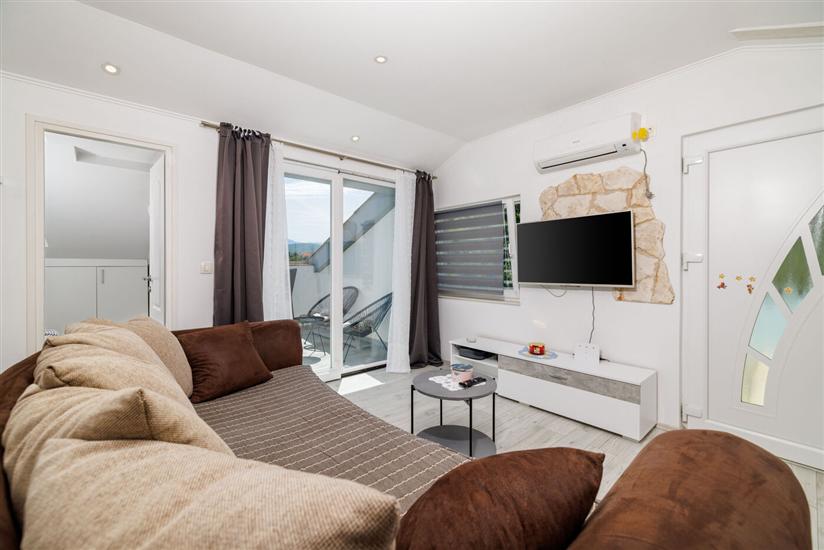 Apartment A1, for 6 persons