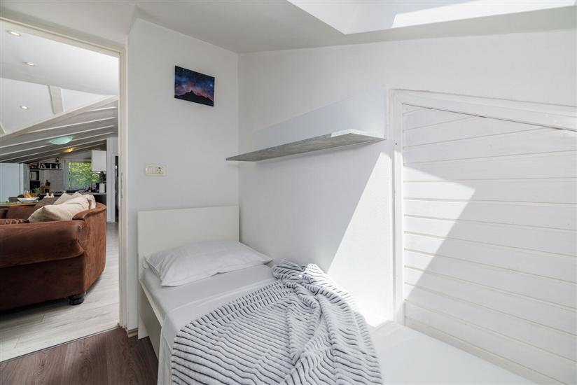 Apartment A1, for 6 persons