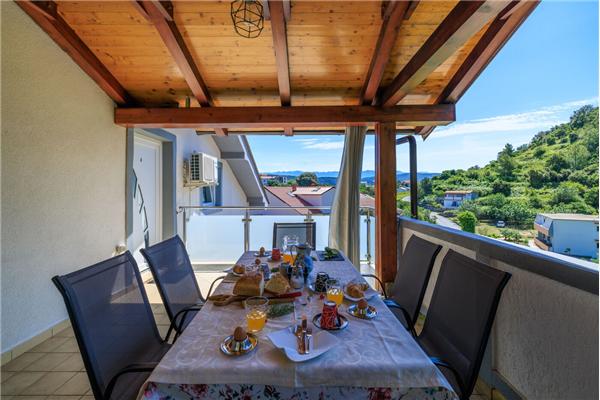 Apartment A1, for 6 persons