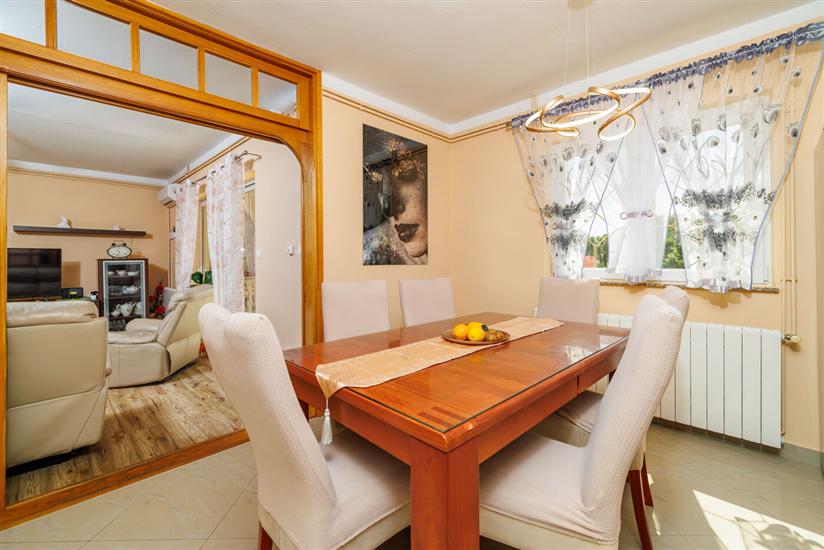 Apartment A1, for 6 persons