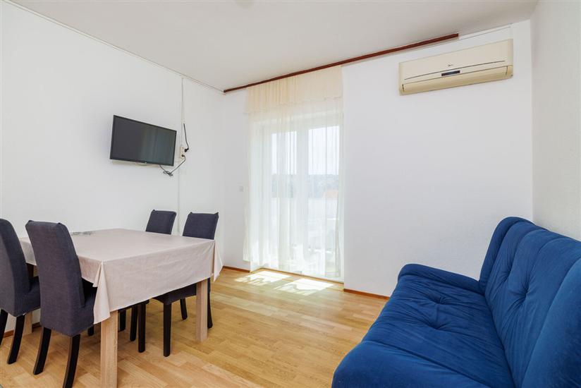 Apartment A1, for 5 persons