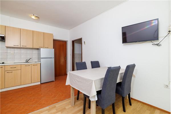 Apartment A1, for 5 persons