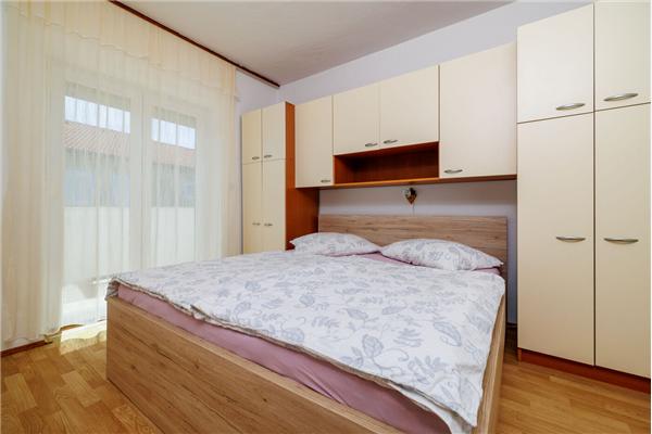 Apartment A1, for 5 persons