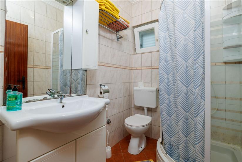 Apartment A1, for 5 persons