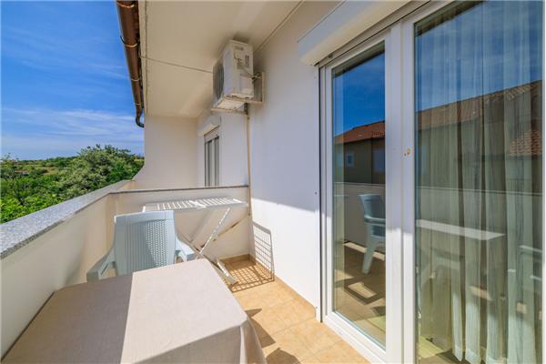 Apartment A1, for 5 persons