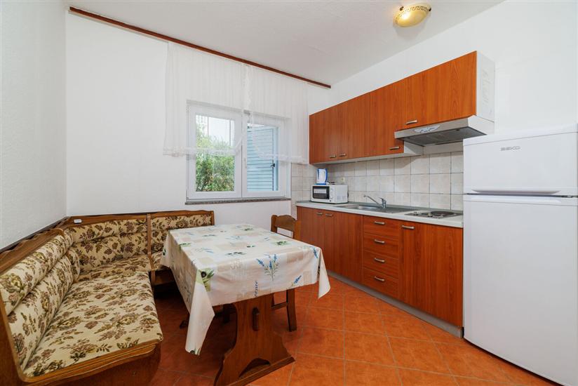 Apartment A2, for 5 persons