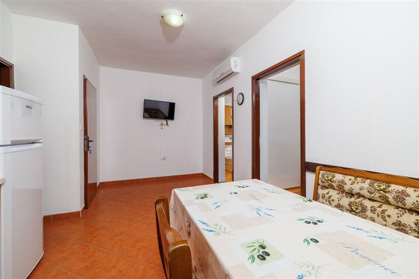 Apartment A2, for 5 persons