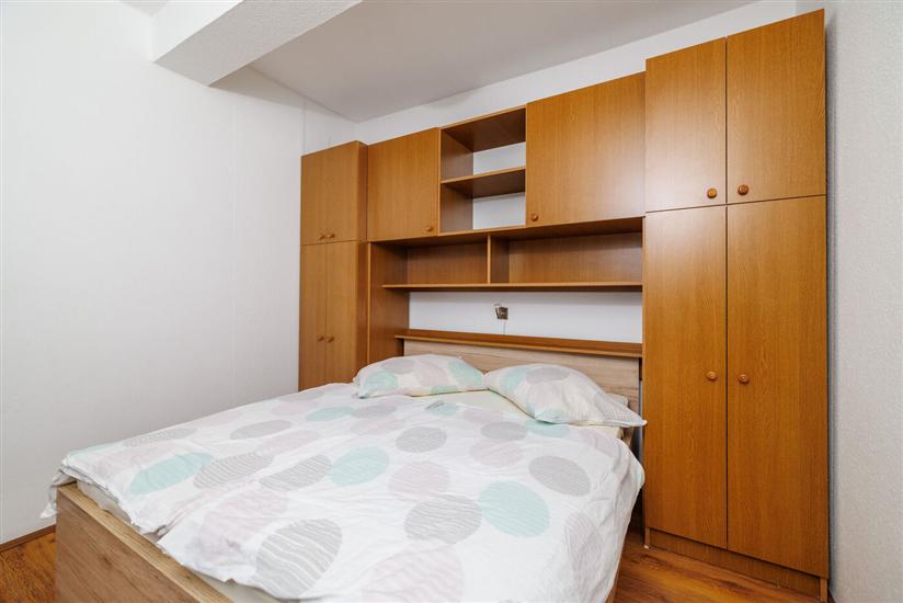 Apartment A2, for 5 persons