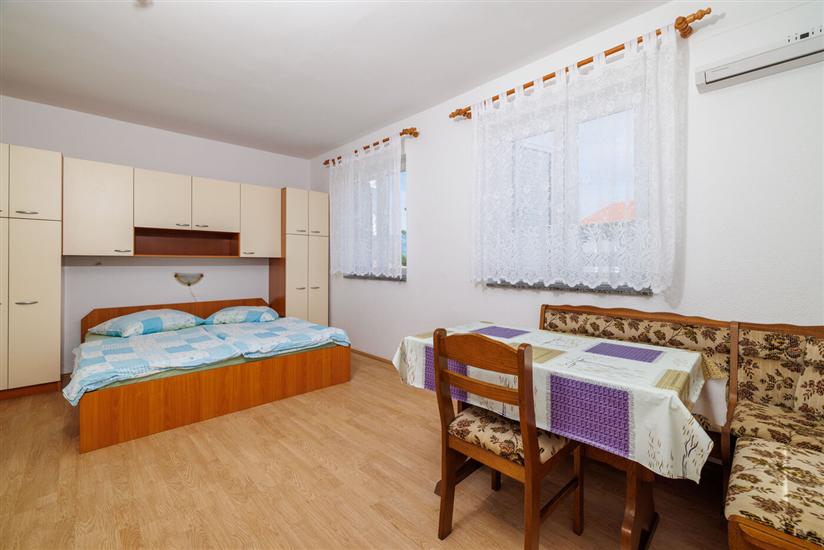 Apartment A5, for 3 persons