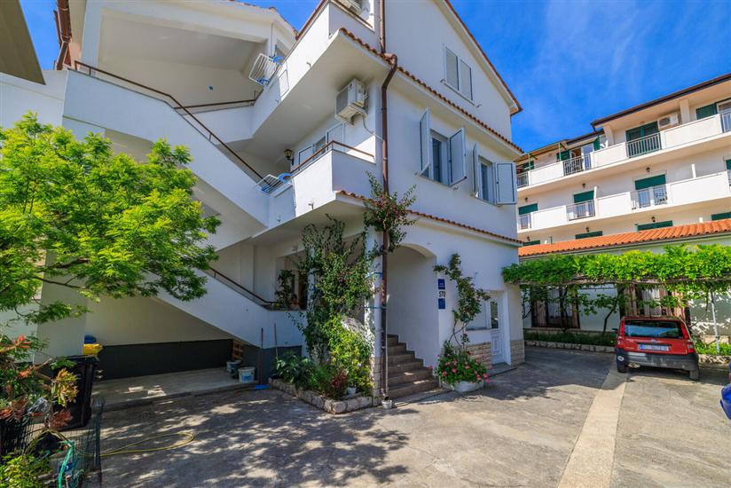Apartments Anica J