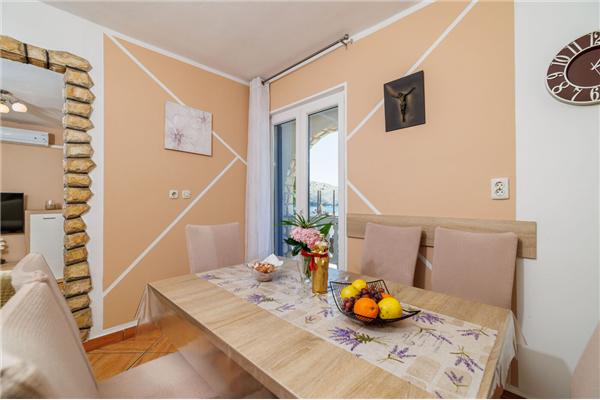 Apartment A1, for 6 persons