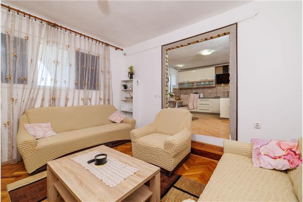 Apartment A1, for 6 persons