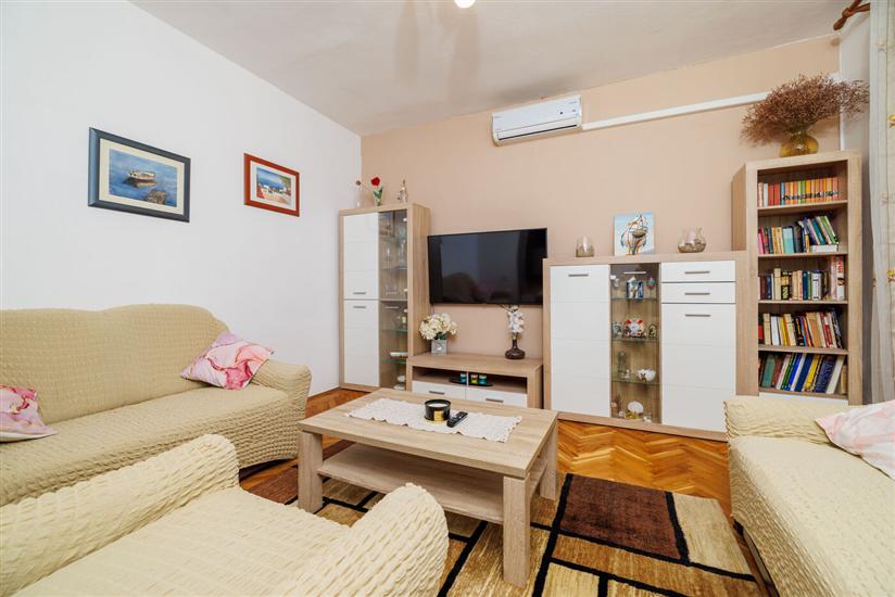 Apartment A1, for 6 persons