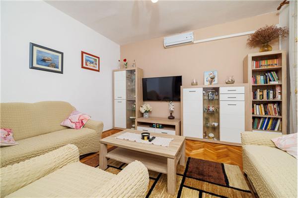 Apartment A1, for 6 persons