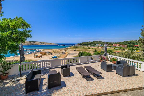 Apartment A1, for 6 persons