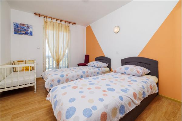 Apartment A2, for 5 persons