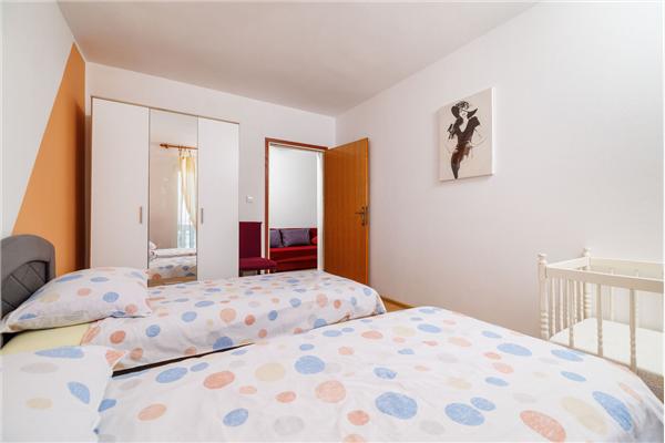 Apartment A2, for 5 persons