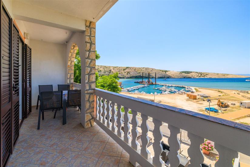 Apartment A2, for 5 persons