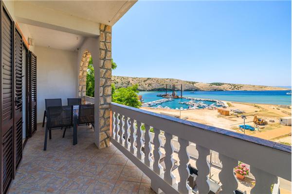 Apartment A2, for 5 persons