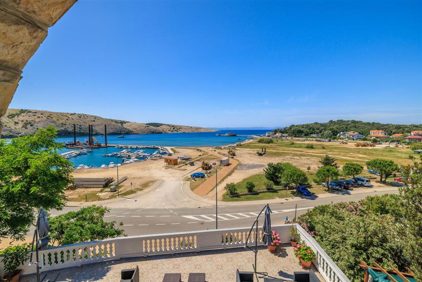 Apartment A2, for 5 persons