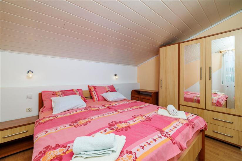 Apartment A4, for 6 persons