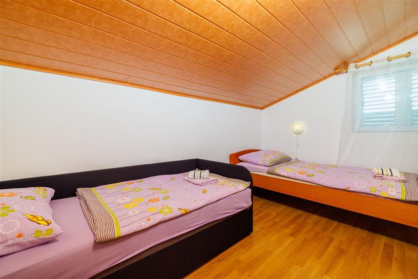 Apartment A4, for 6 persons