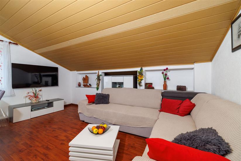 Apartment A4, for 6 persons