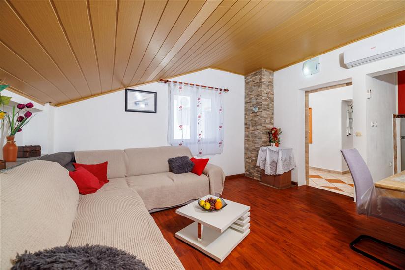 Apartment A4, for 6 persons