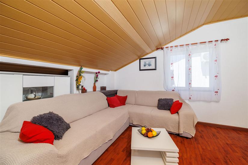 Apartment A4, for 6 persons