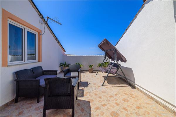 Apartment A4, for 6 persons