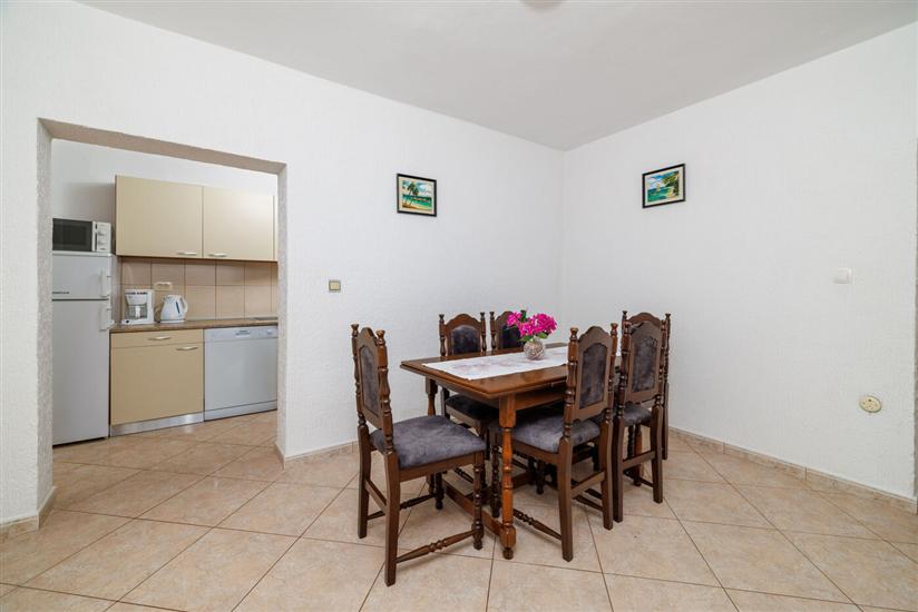 Apartman A2, na 8 osebe