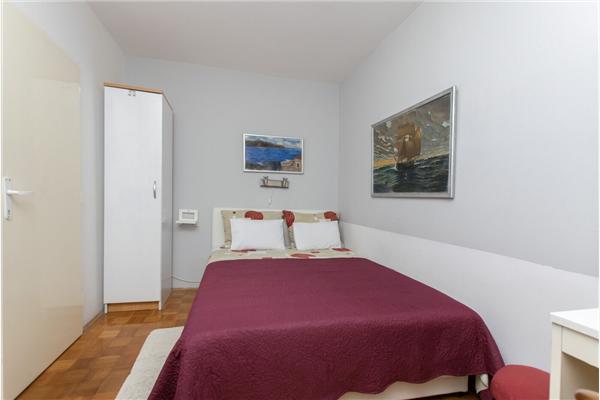 Apartment A1, for 5 persons