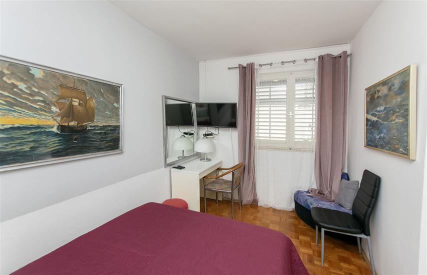 Apartment A1, for 5 persons