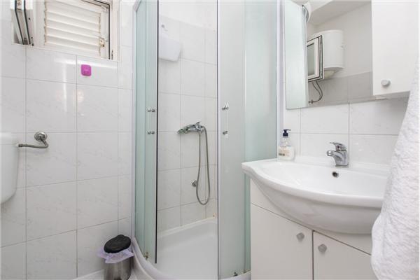 Apartment A1, for 5 persons