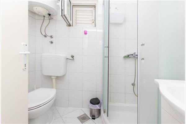 Apartment A1, for 5 persons