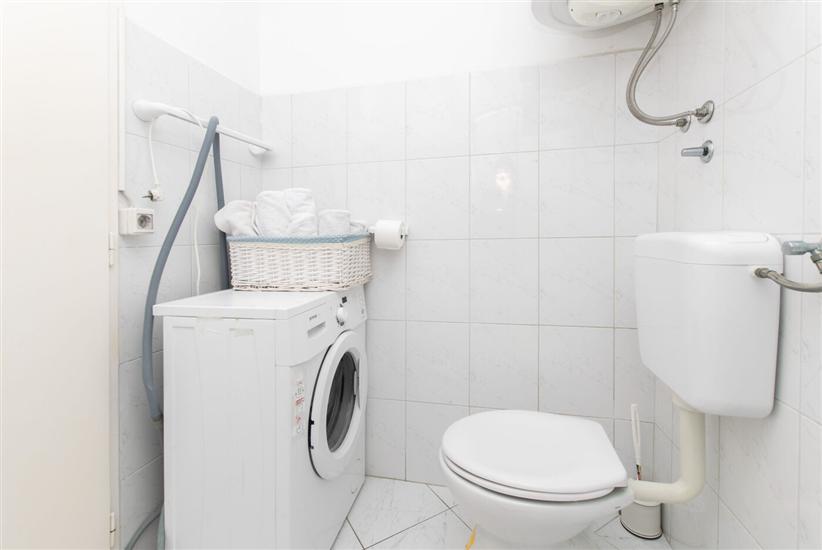 Apartment A1, for 5 persons