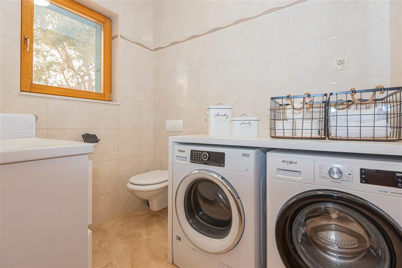 Kuća K1, za 6 osoba/e