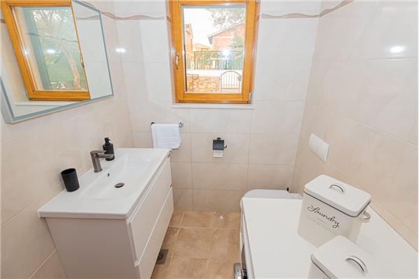 Kuća K1, za 6 osoba/e