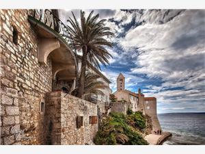 Apartments Frankica Palit - island Rab, Size 55.00 m2, Airline distance to the sea 100 m, Airline distance to town centre 500 m