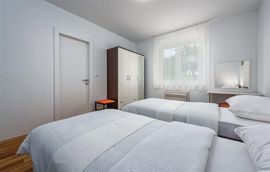 House K1, for 8 persons