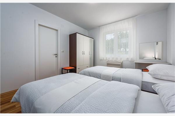 House K1, for 8 persons