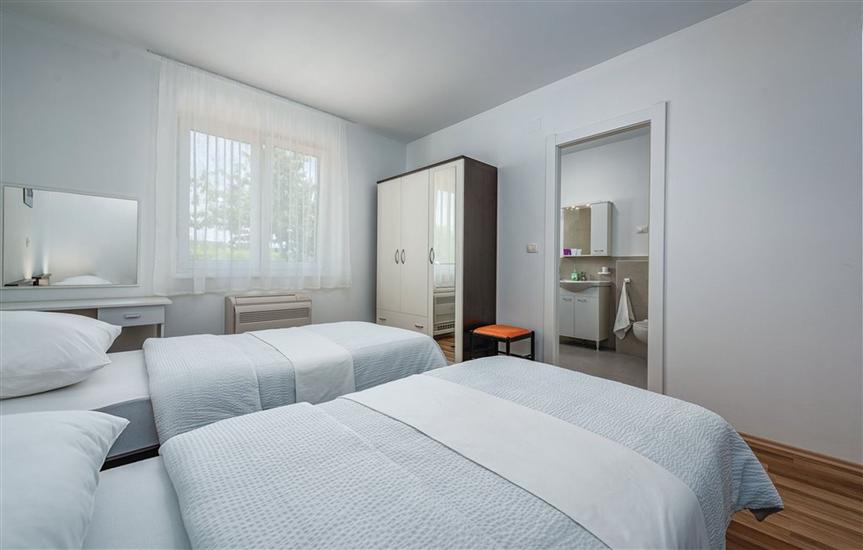 House K1, for 8 persons