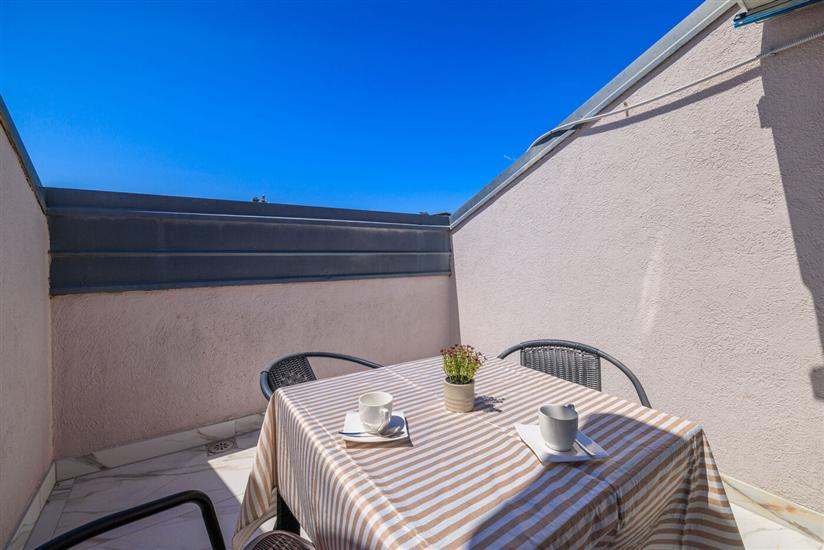 Apartment A4, for 4 persons