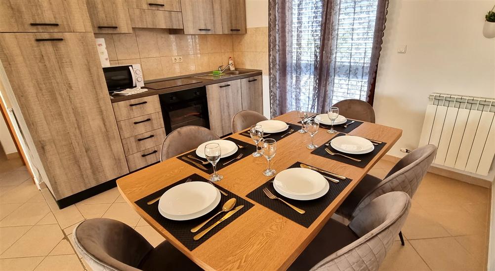 Apartment A2, for 6 persons