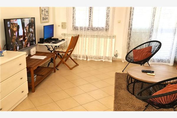 Apartment A2, for 6 persons