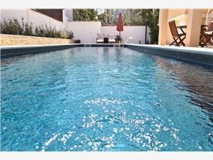 Apartments Villa Privlaka Relax Zadar riviera, Stone house, Size 160.00 m2, Accommodation with pool