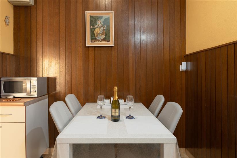 Apartment A2, for 4 persons