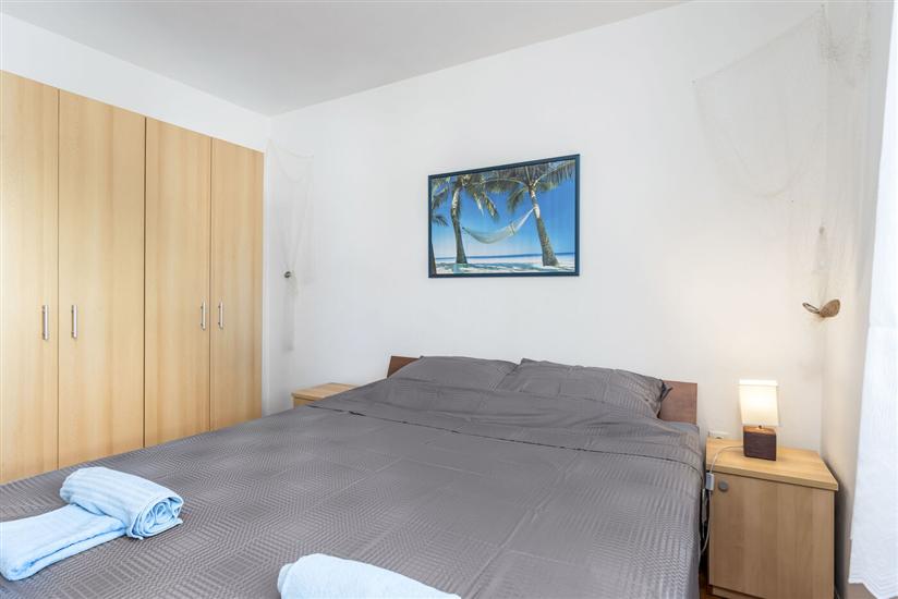 Apartment A2, for 6 persons