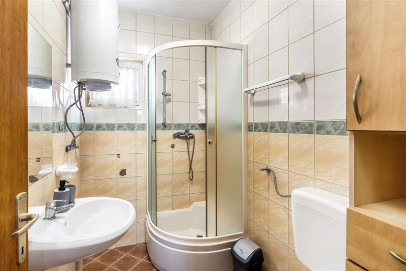 Apartment A2, for 6 persons