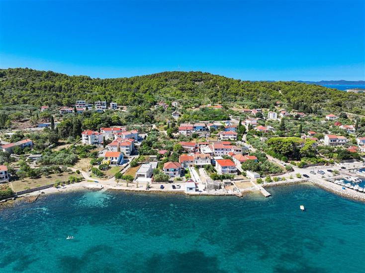 Apartments Beachfront Pebble